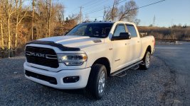 AVS 25614 Hood Deflector and Havoc HS3 Steps.jpg