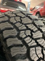 Mickey Thompson Baja Boss A-T  305-70 R18LT 3.jpg