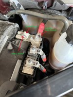 2 battery terminals a.jpg 2 battery terminals a.jpg